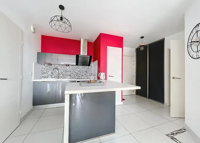 F3 Confortable Avec Piscine, Parking Et Terrasse, A 150m De La De - Fr-1-715-94 Palavas-les-Flots